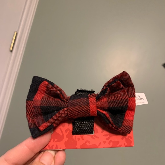Woof & Whiskers pet bow tie Red flannel Velcro NWT - Picture 12 of 14